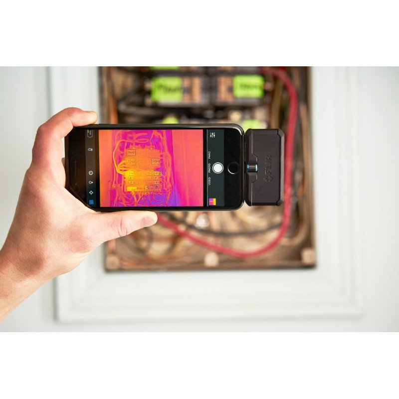 Flir One Pro pro iOS - termokamera pro smartphony