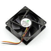 Ventilátor 12V 80x80x25 posuňte 3 vodiče