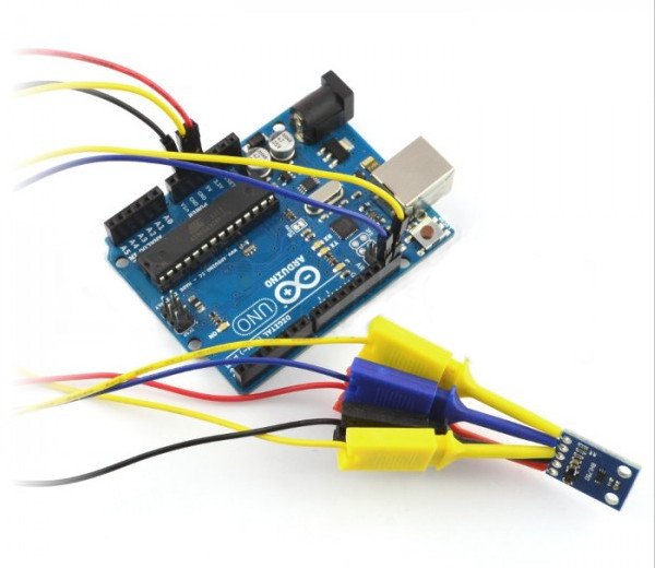 Senzor intenzity světla BH1750 připojený k Arduino Uno.