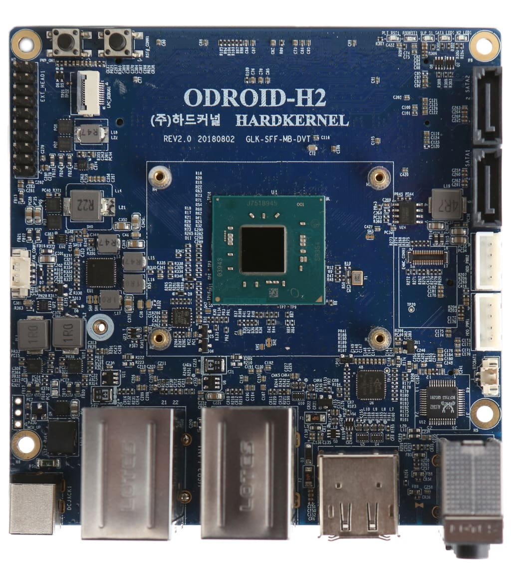 Fotografie desky mikropočítače Odroid H2 + bez chladiče.