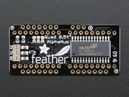 Feather matrix byl vybaven ovladačem založeným na systému HT16K33.