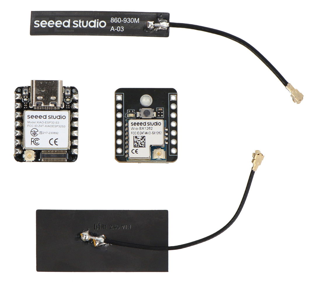 Xiao ESP32-S3 + sada Wio-SX1262 pro Meshtastic a LoRa/LoRaWAN - Seeedstudio 102010611