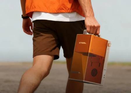 xTool F2 - laserový gravírovací stroj s diodou 15 W a infračerveným laserem 5 W